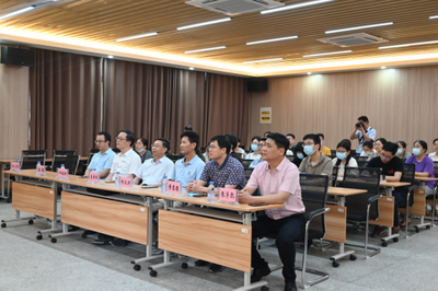 精誠合作 攜手共贏--學(xué)院與南平市延平區(qū)融媒體中心、福建廣電網(wǎng)絡(luò)集團南平分公司“融媒體實訓(xùn)戰(zhàn)略合作簽約儀式”順利舉行