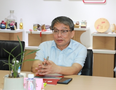 南平市政協主席吳添富到校開展重點課題調研